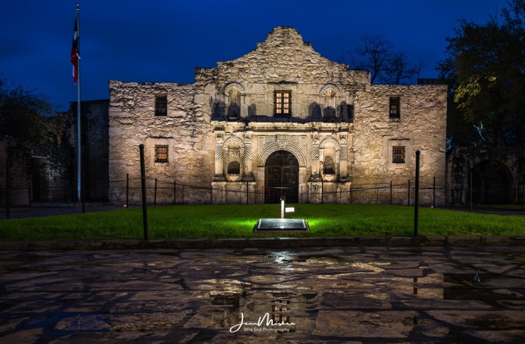 Photo Alamo by Night